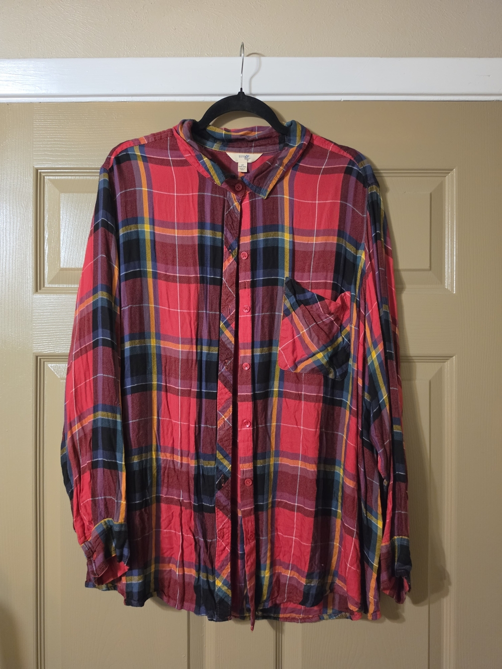 Terra & Sky Red Plaid Long-Sleeve Button-Down Shirt